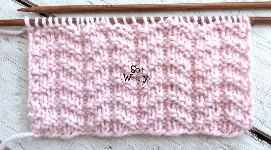 Reversible knitting stitch pattern for beginners: Little Arrows stitch. So Woolly.