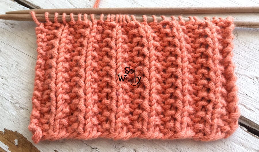 Easy two-row repeat knitting stitch pattern, perfect for beginners. So Woolly.