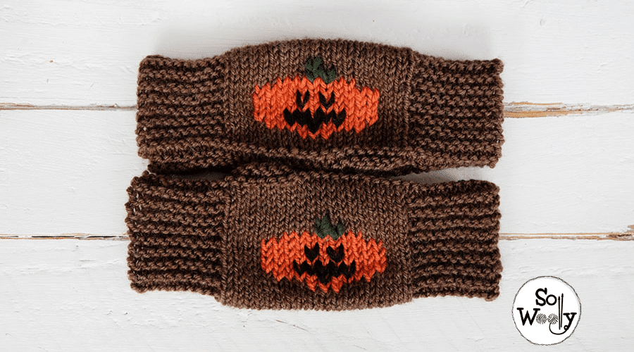 Halloween Mittens free knitting pattern for beginners. So Woolly.