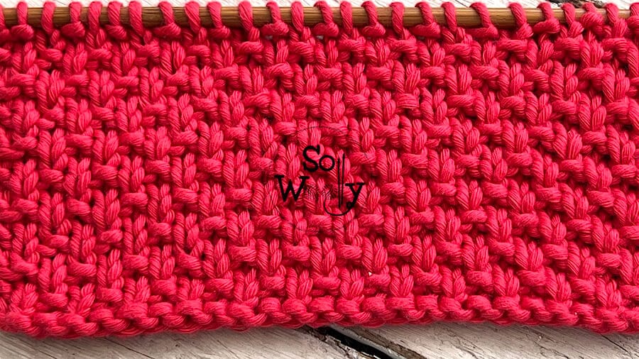Alternating Dot stitch, an easy knitting pattern for beginners. So Woolly.