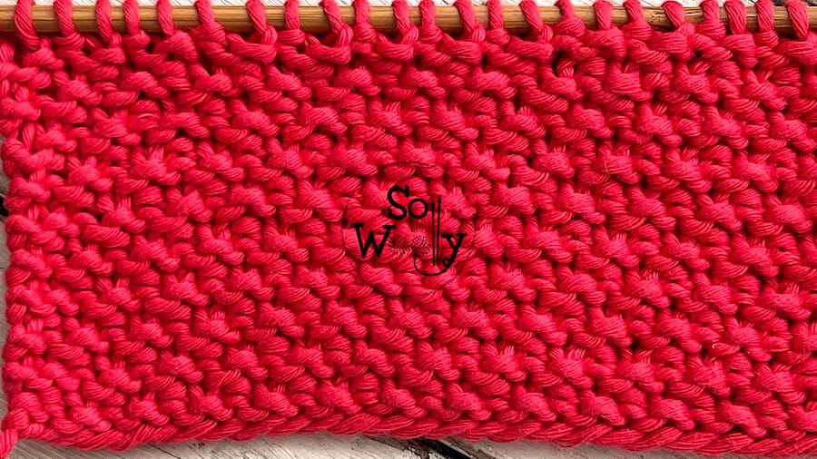Alternating Dot stitch knitting pattern and tutorial. So Woolly.