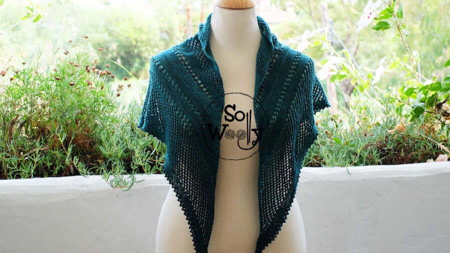 Easy Lace Triangular Shawl free knitting pattern. So Woolly.