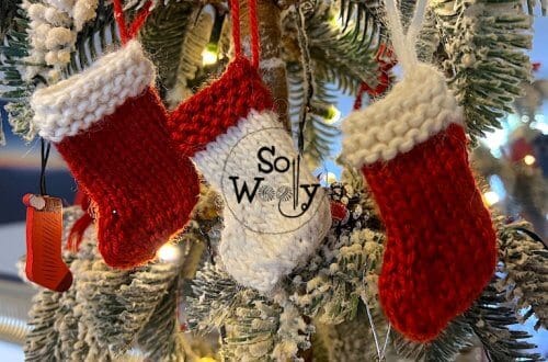 How to knit Christmas Decorations Mini Stockings 2 sizes