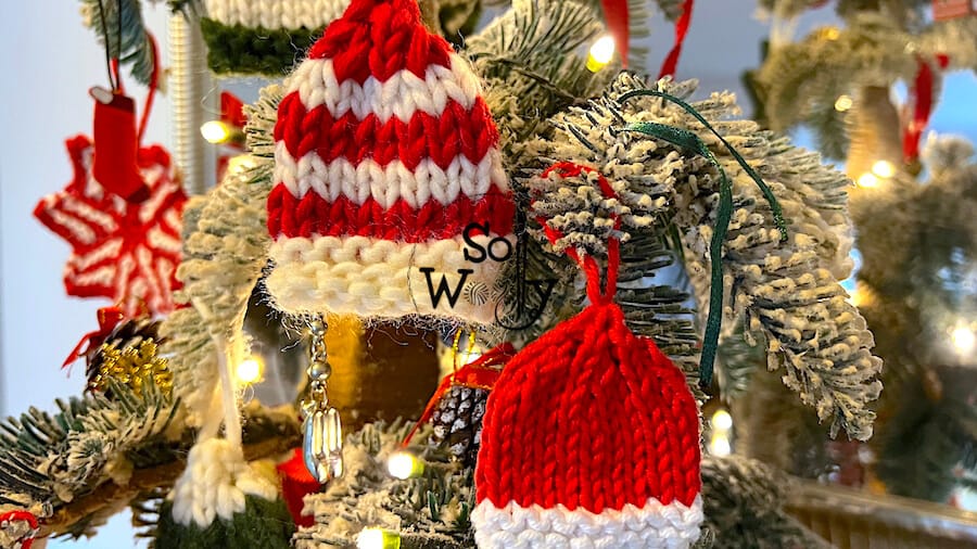 How to knit Easy Mini Hats Christmas Decorations