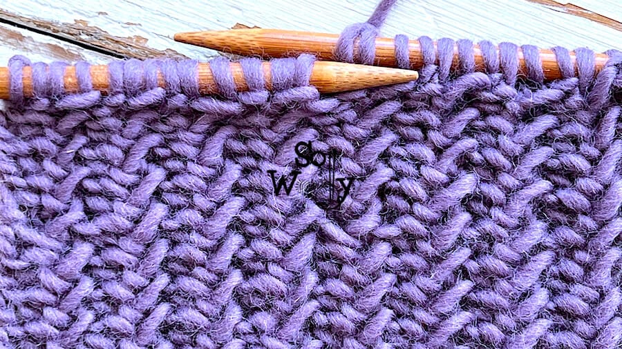 How to knit a one row repeat pattern with knit stitches only