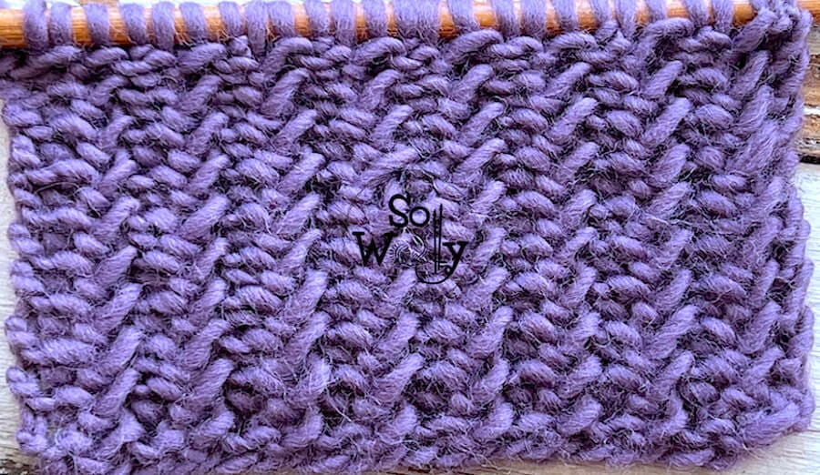 How to knit an easy one-row repeat stitch pattern for scarves. So Woolly.