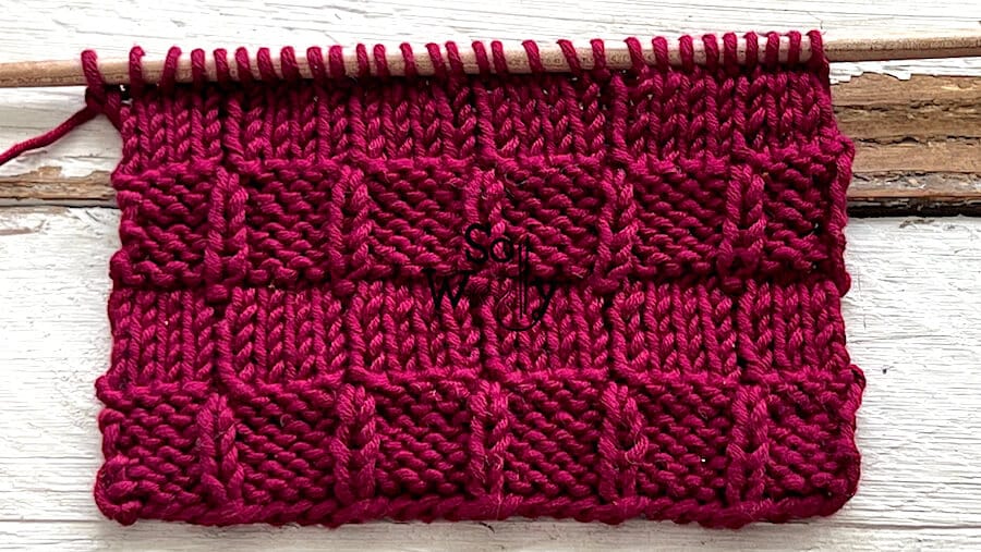 Picket Fences stitch knitting pattern and tutorial. So Woolly.