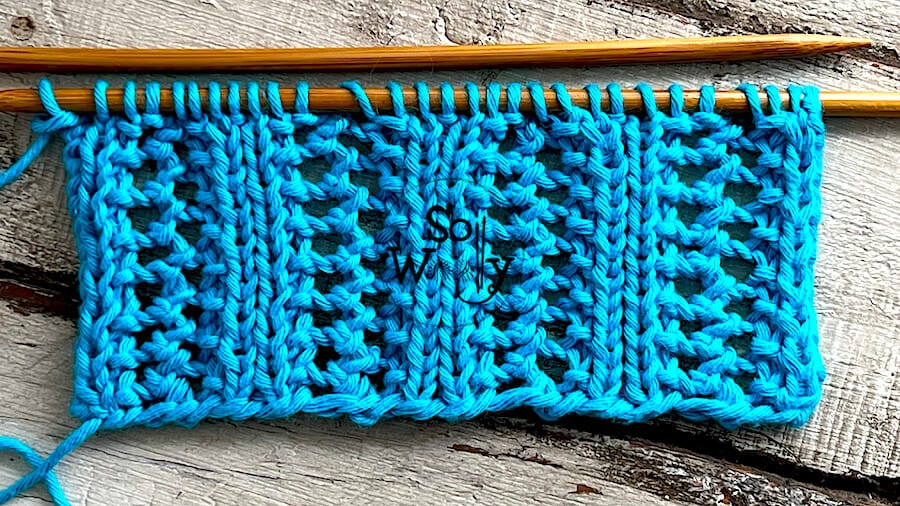 Reversible Herringbone Lace knitting stitch pattern. So Woolly.