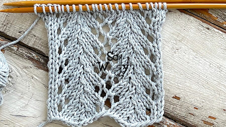 Fern Lace knit stitch (written instructions and video tutorial). So Woolly.