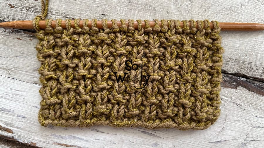 How to knit a knit and purl stitch for edges that doesn't curl. So Woolly.