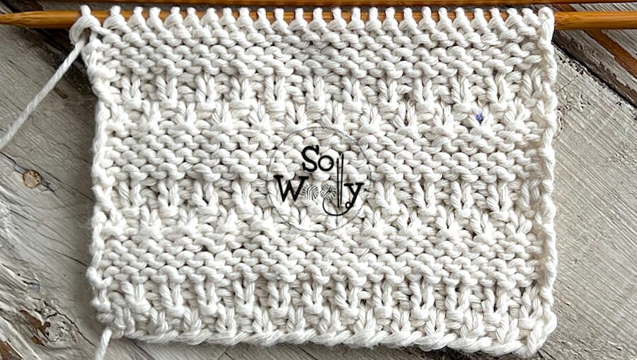 How to knit a super easy knit and purl stitch for beginners. So Woolly.