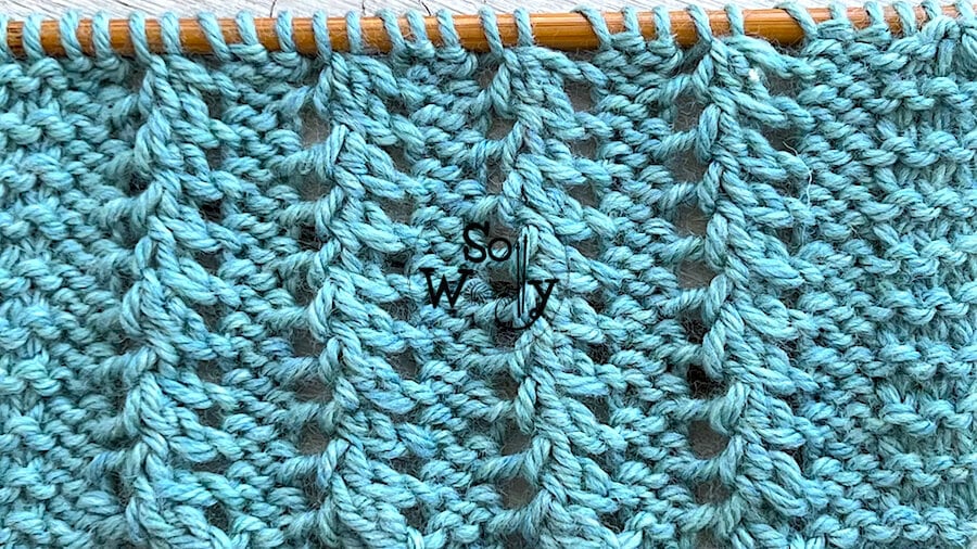 How to knit the Lace Scarf stitch pattern (2 rows only!)