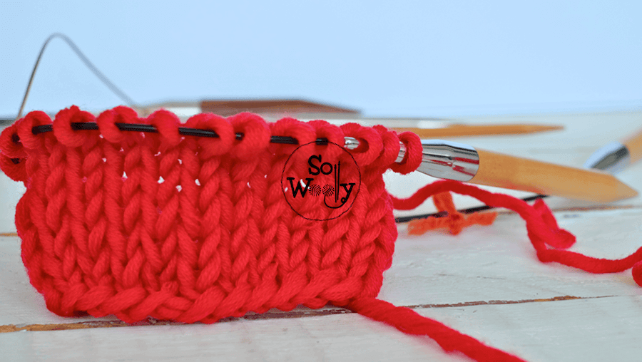 How to knit in the round. The Stockinette stitch. So Woolly.